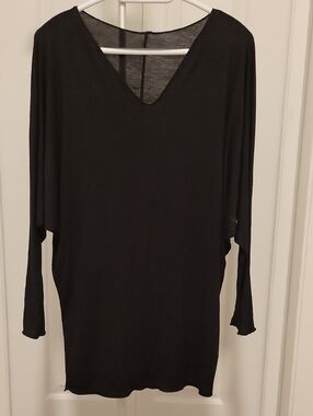 Black Dolman Sleeve V-Neck Tunic Top